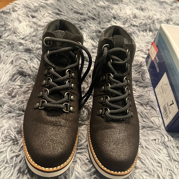 Shoes - Picture 3 of 5